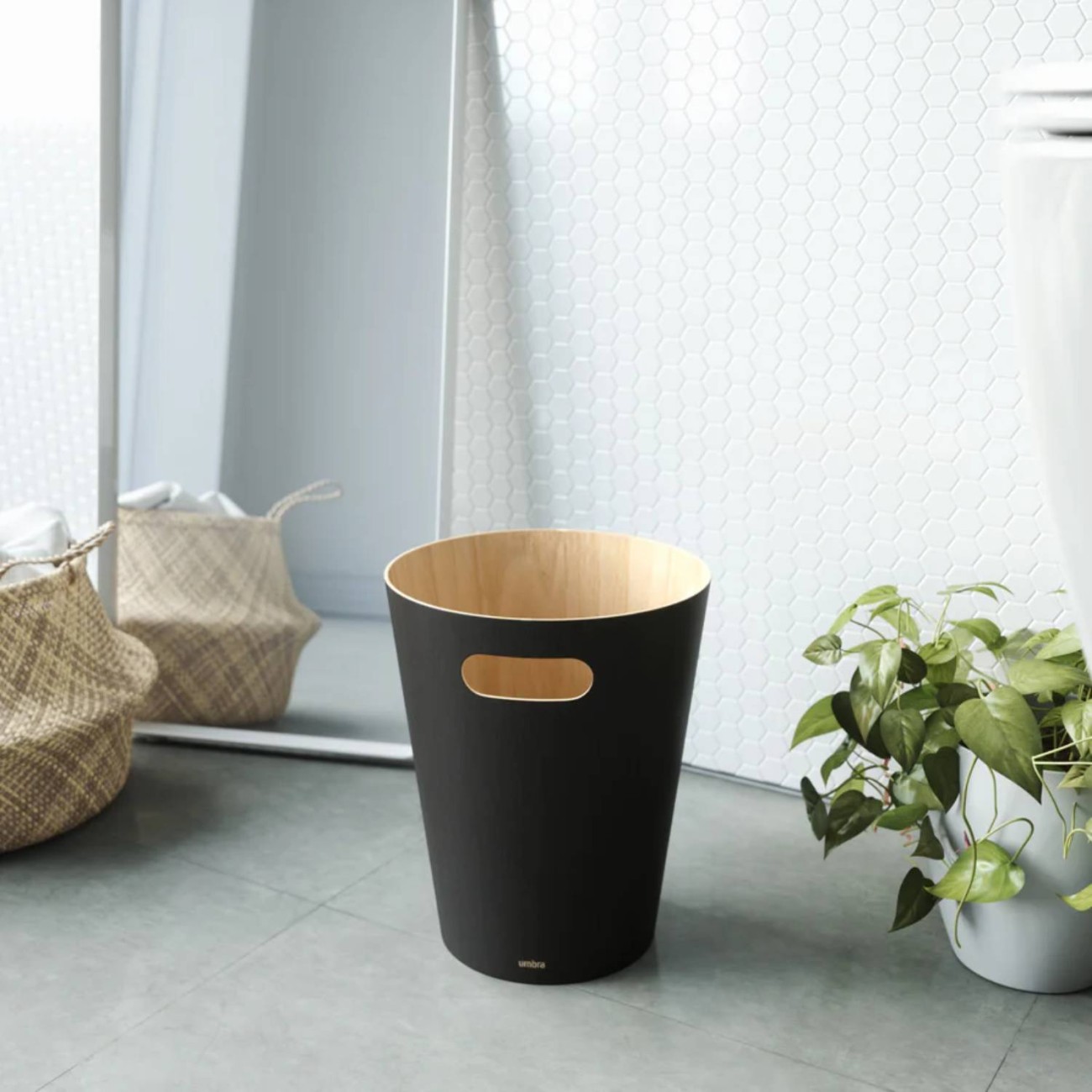 Umbra Κάδος απορριμάτων 28x23cm μαύρο σειρά Woodrow Κάδοι Απορριμμάτων 