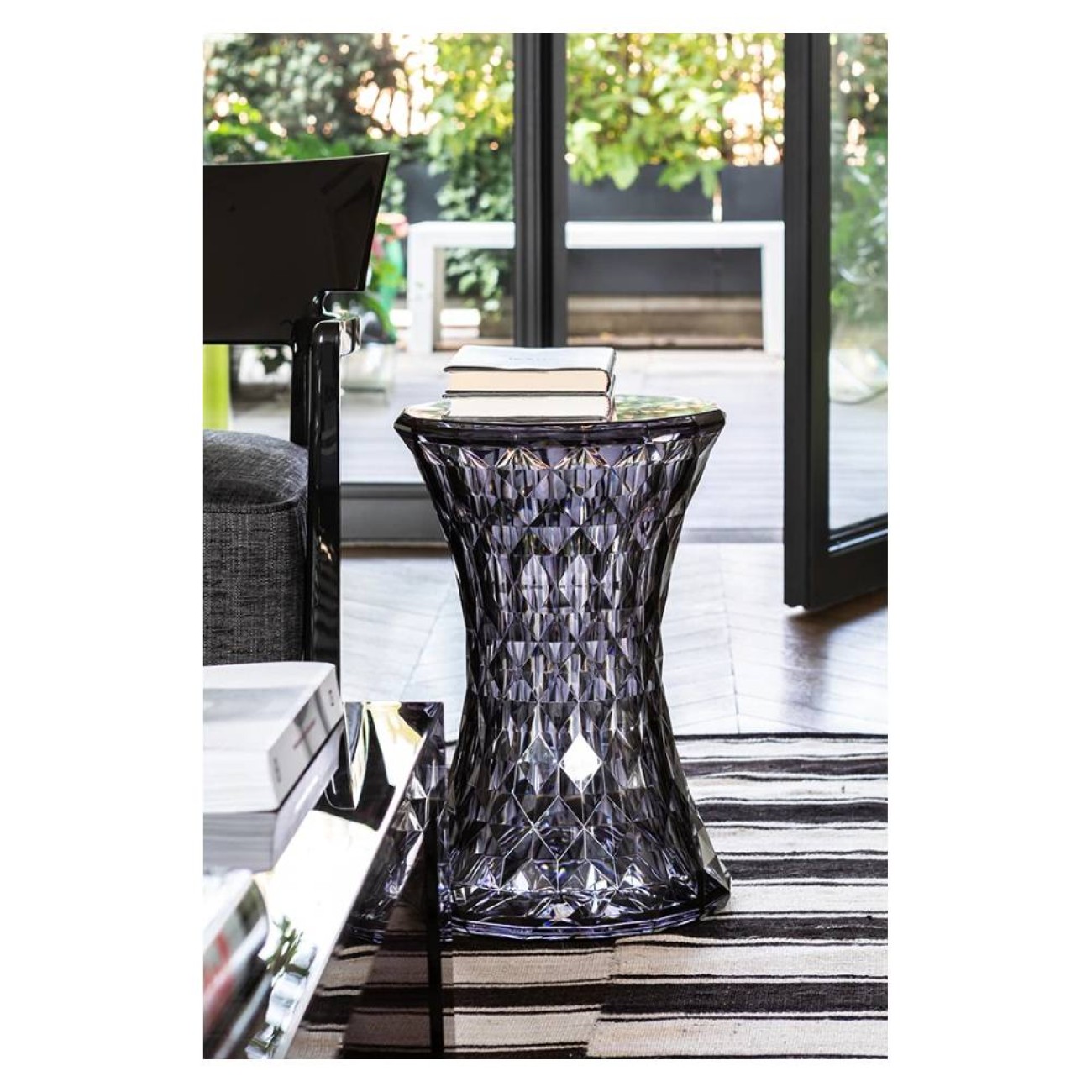 Kartell Σκαμπώ/τραπεζάκι smoke 45εκ σειρά Stone Βοηθητικά τραπέζια