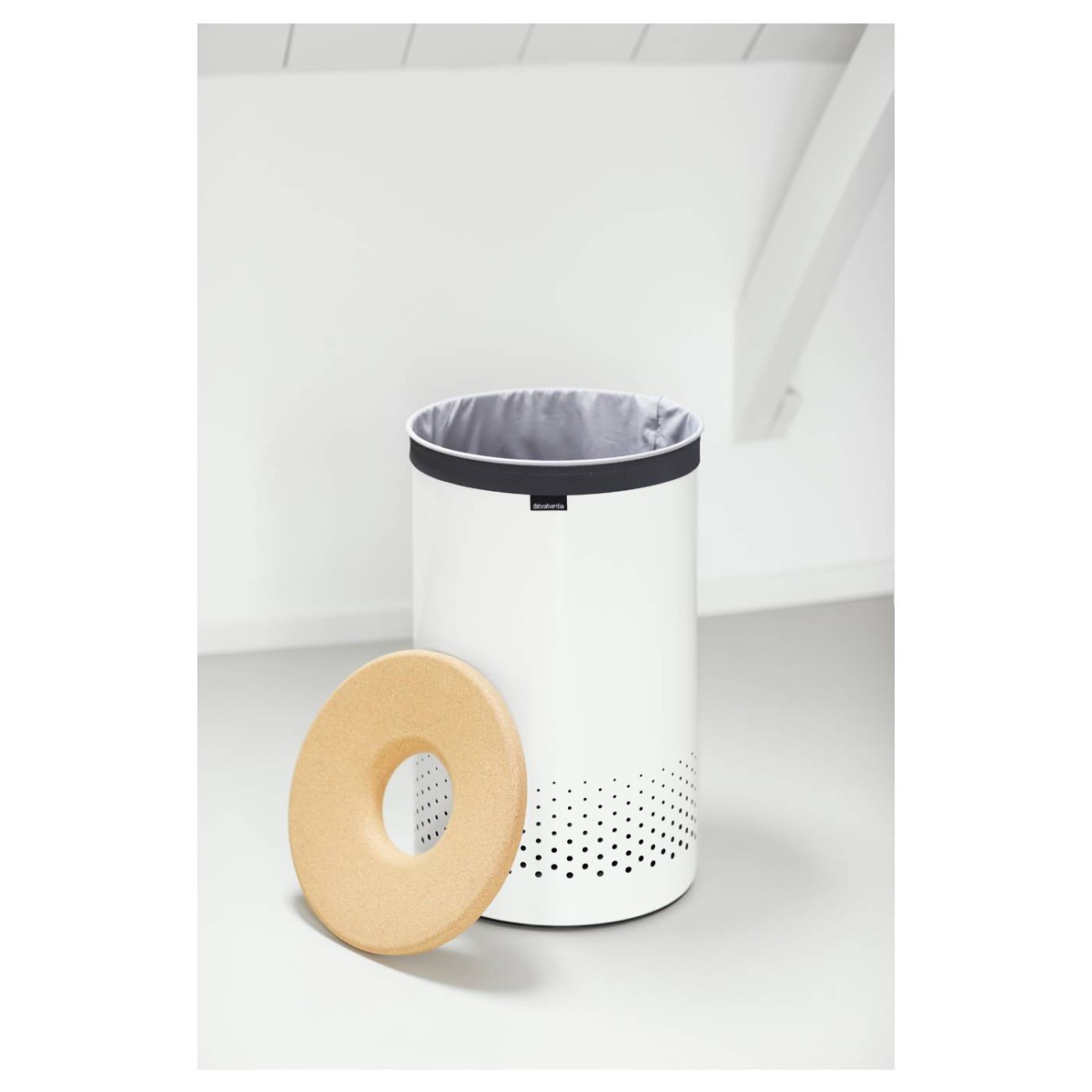 Brabantia Δοχείο απλύτων 60 λτ. White με ξύλινο καπάκι Κάδοι απλύτων