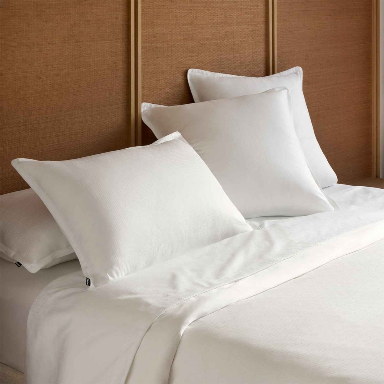 Hugo Boss Σετ σεντόνια 240x300εκ./270x300εκ. & 2 μαξιλαροθήκες 50x75εκ. Λευκό σειρά Lattice Σεντόνια