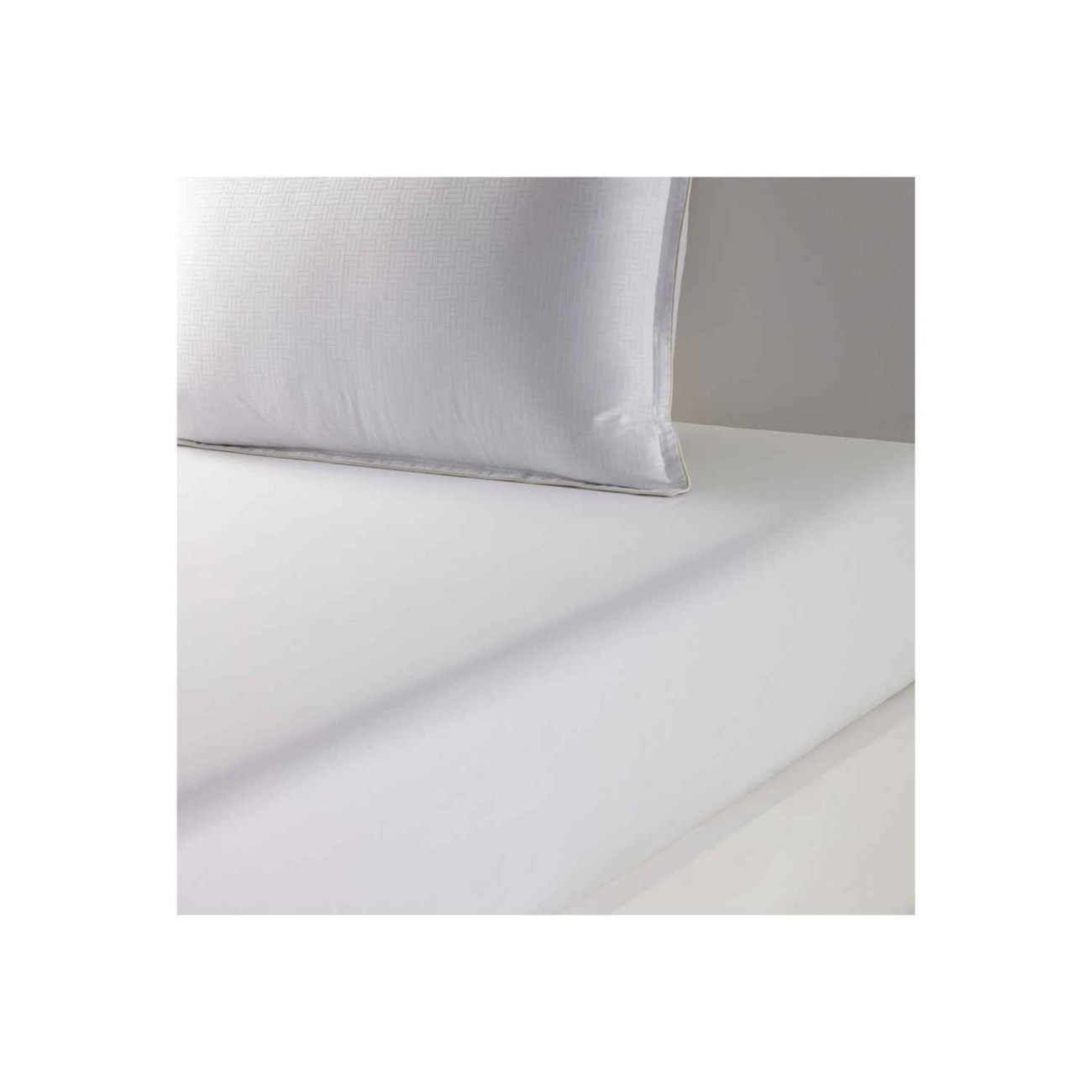 Hugo Boss Σετ σεντόνια 240x300εκ./270x300εκ. & 2 μαξιλαροθήκες 50x75εκ. Λευκό σειρά Lattice Σεντόνια