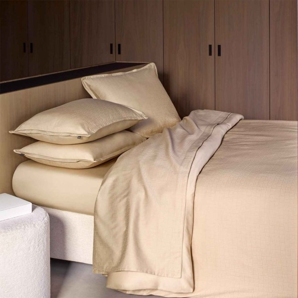 Hugo Boss Σετ σεντόνια 240x300εκ./270x300εκ. & 2 μαξιλαροθήκες 50x75εκ. Μπεζ σειρά Lattice
Hugo Boss Σετ σεντόνια 240x300εκ./270x300εκ. & 2 μαξιλαροθήκες 50x75εκ. Μπεζ σειρά Lattice