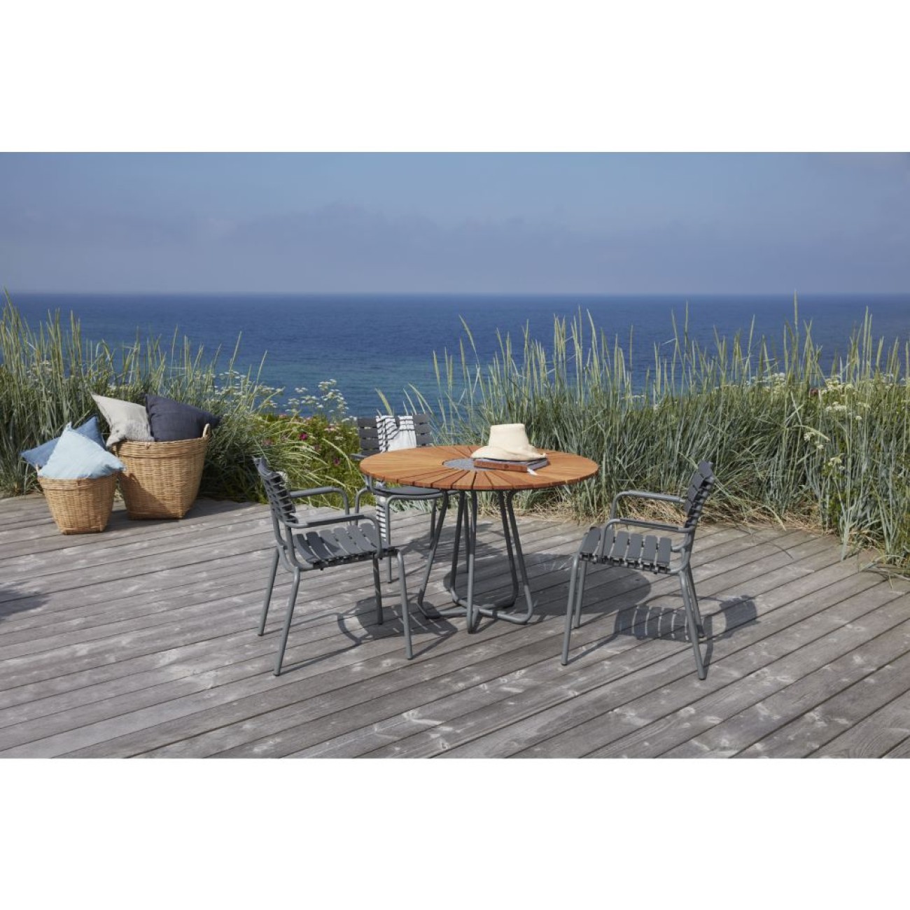 Houe Τραπέζι 110εκ. ξύλο bamboo με πέτρα γρανίτη σειρά Circle

 Έπιπλα Κήπου