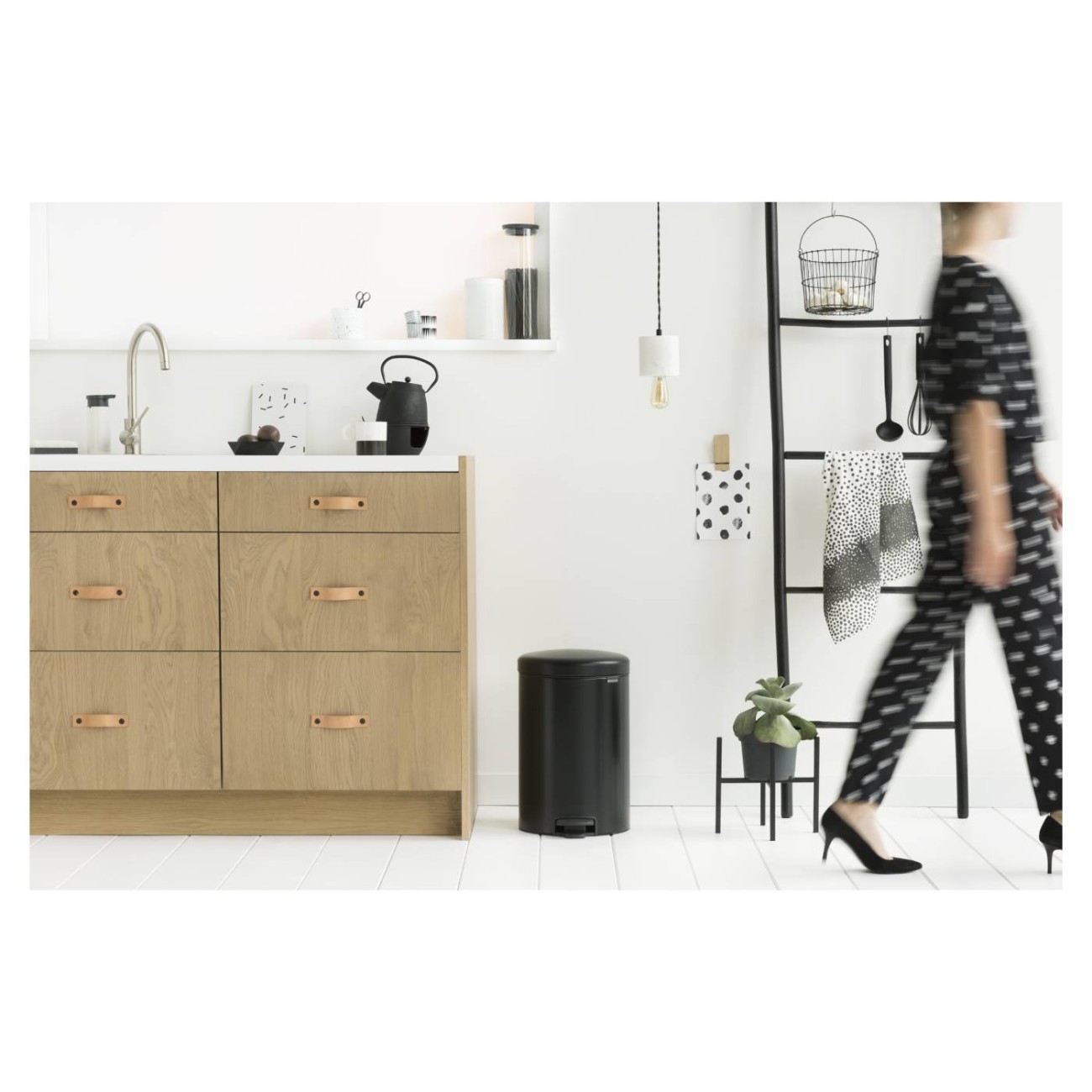 Brabantia Δοχείο απορριμάτων 20 λτ. Matt Black σειρά New Icon Κάδοι Κουζίνας