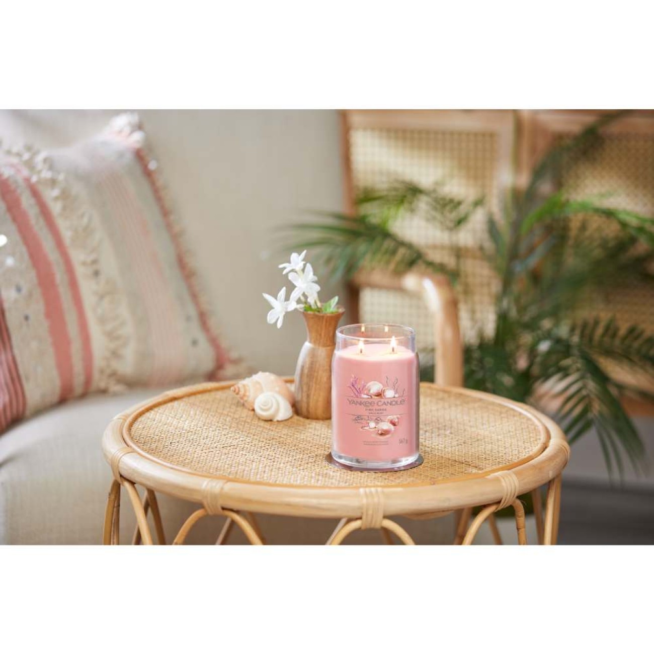 Yankee Candle Αρωματικό Κερί Signature σε Γυάλινο Δοχείο Large σειρά Pink Sands
 Γυάλινα δοχεία Yankee Candle