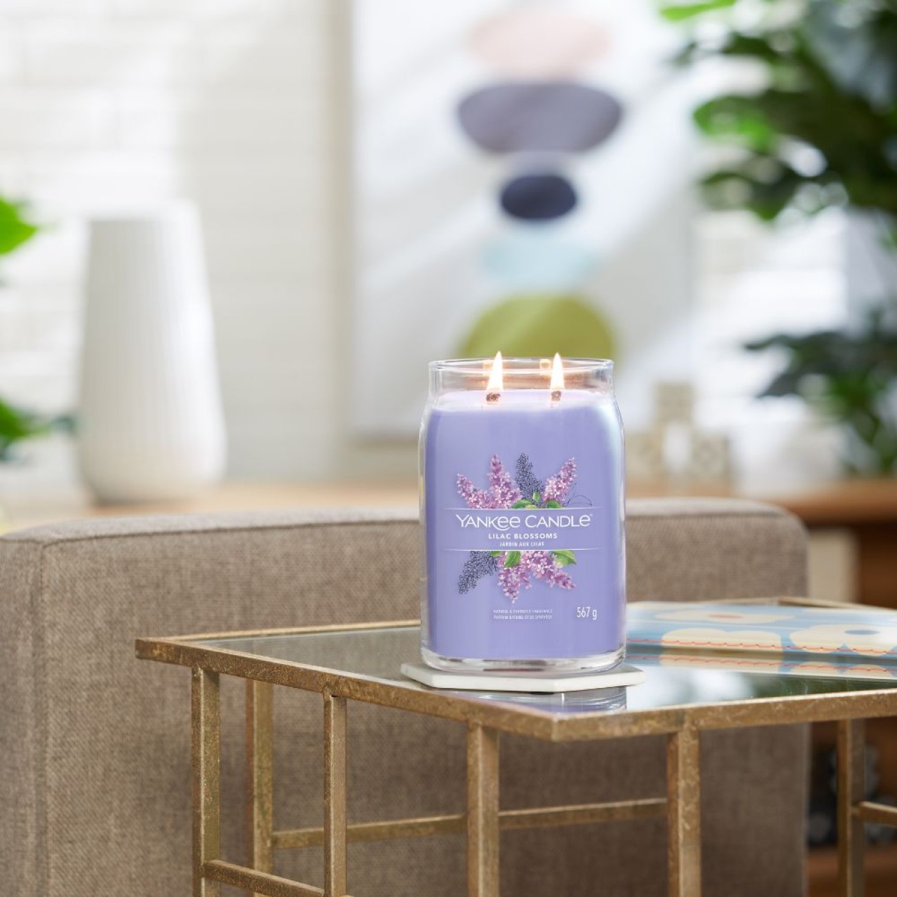 Yankee Candle Αρωματικό Κερί Signature σε Γυάλινο Δοχείο Large σειρά Lilac blossoms
 Γυάλινα δοχεία Yankee Candle