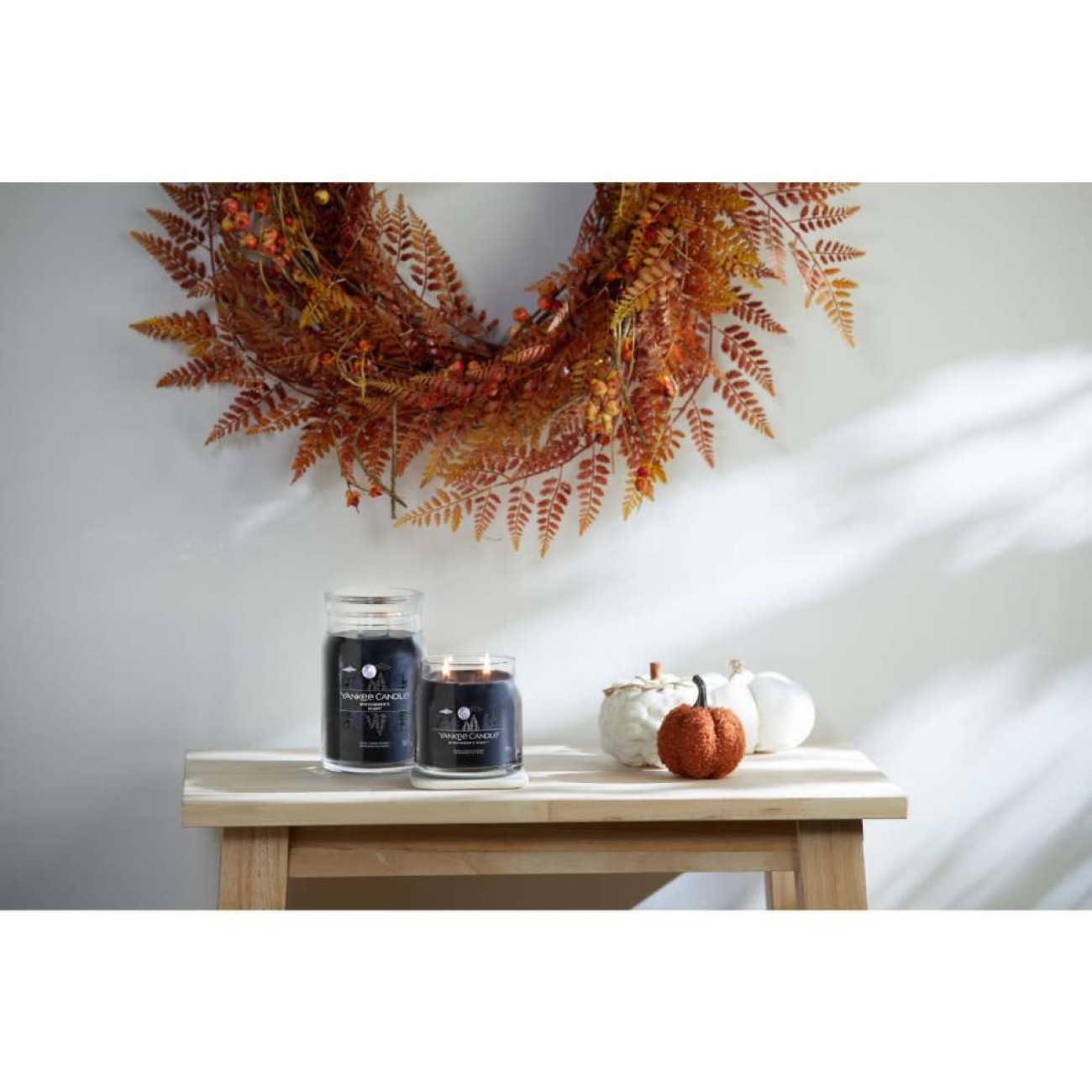 Yankee Candle Αρωματικό Κερί Signature σε Γυάλινο Δοχείο Large σειρά Midsummer's night
 Γυάλινα δοχεία Yankee Candle