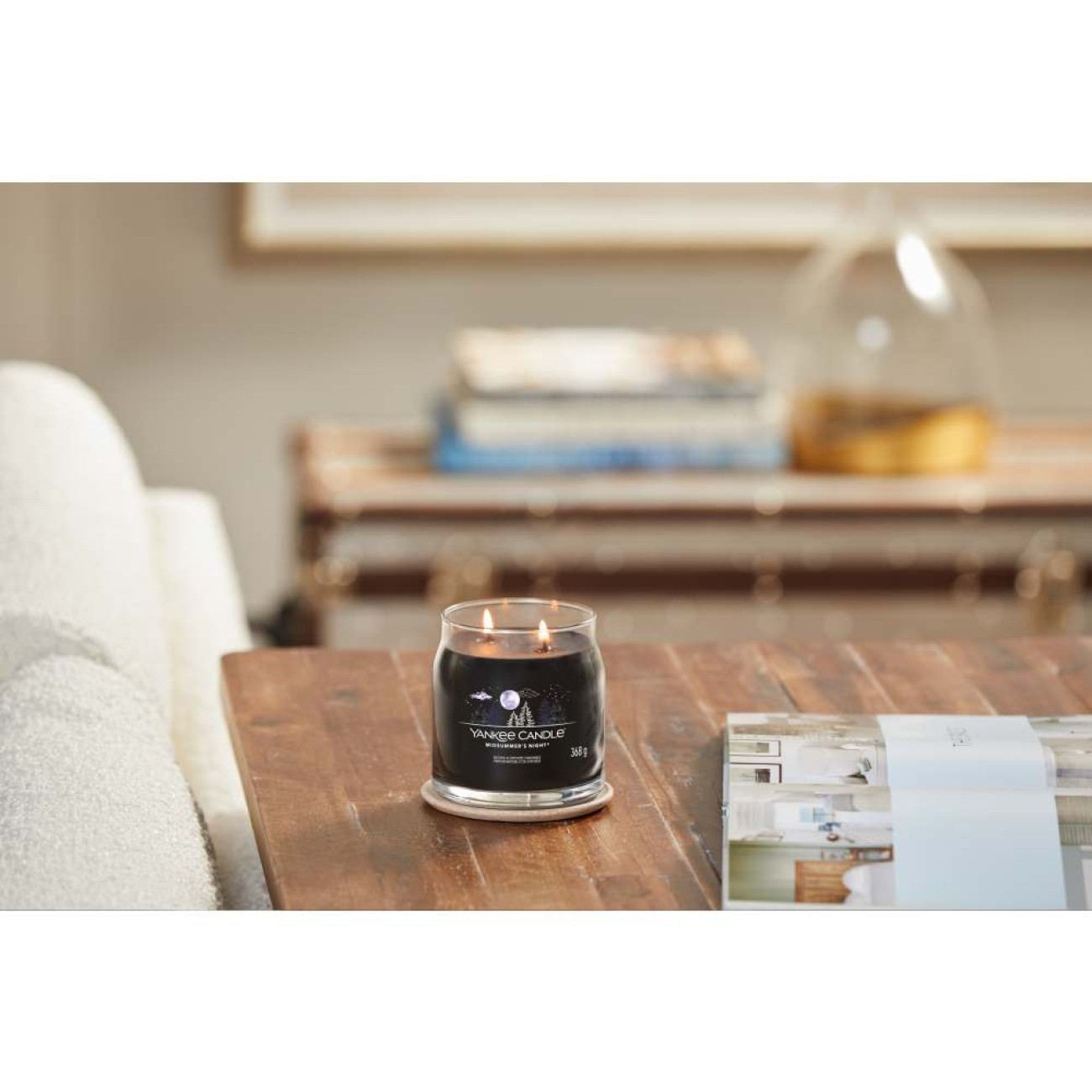 Yankee Candle Αρωματικό Κερί Signature σε Γυάλινο Δοχείο Medium σειρά Midsummer's night
 Γυάλινα δοχεία Yankee Candle