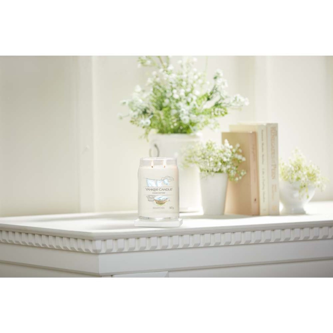 Yankee Candle Αρωματικό Κερί Signature σε Γυάλινο Δοχείο Large σειρά Clean Cotton
 Γυάλινα δοχεία Yankee Candle