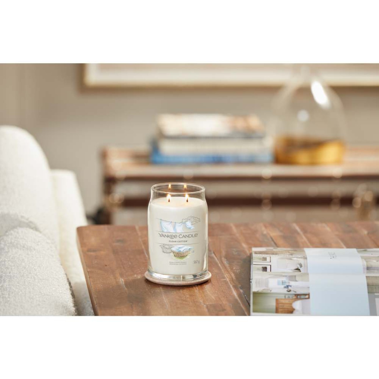 Yankee Candle Αρωματικό Κερί Signature σε Γυάλινο Δοχείο Large σειρά Clean Cotton
 Γυάλινα δοχεία Yankee Candle