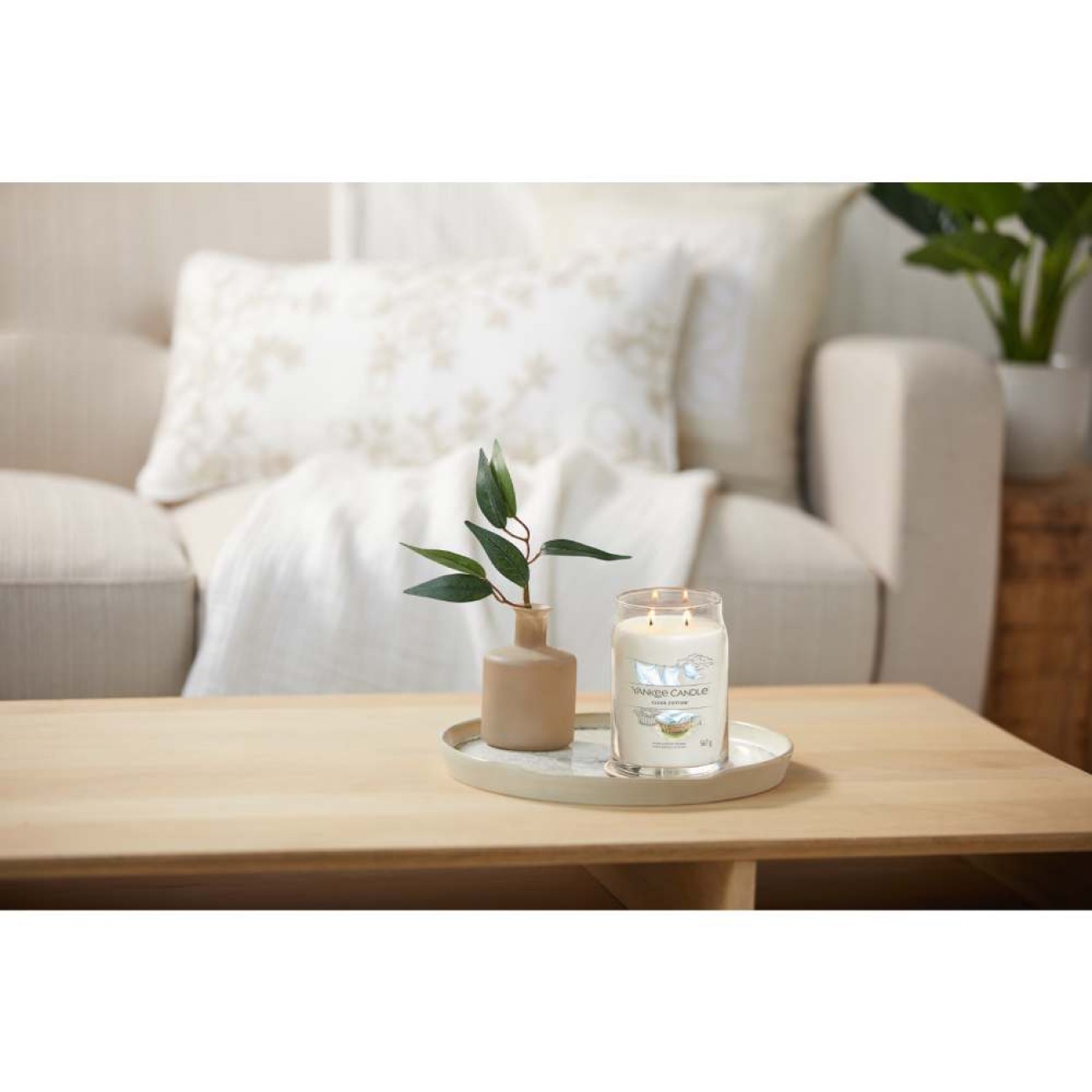 Yankee Candle Αρωματικό Κερί Signature σε Γυάλινο Δοχείο Large σειρά Clean Cotton
 Γυάλινα δοχεία Yankee Candle