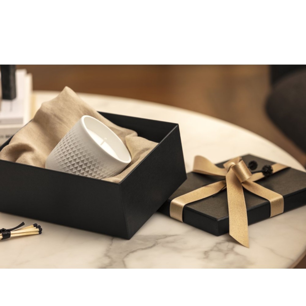 Villeroy & Boch Κερί αρωματικό Carre Mystery Manufacture Collier Blanc
 Αρωματικά Κεριά Villeroy & Boch