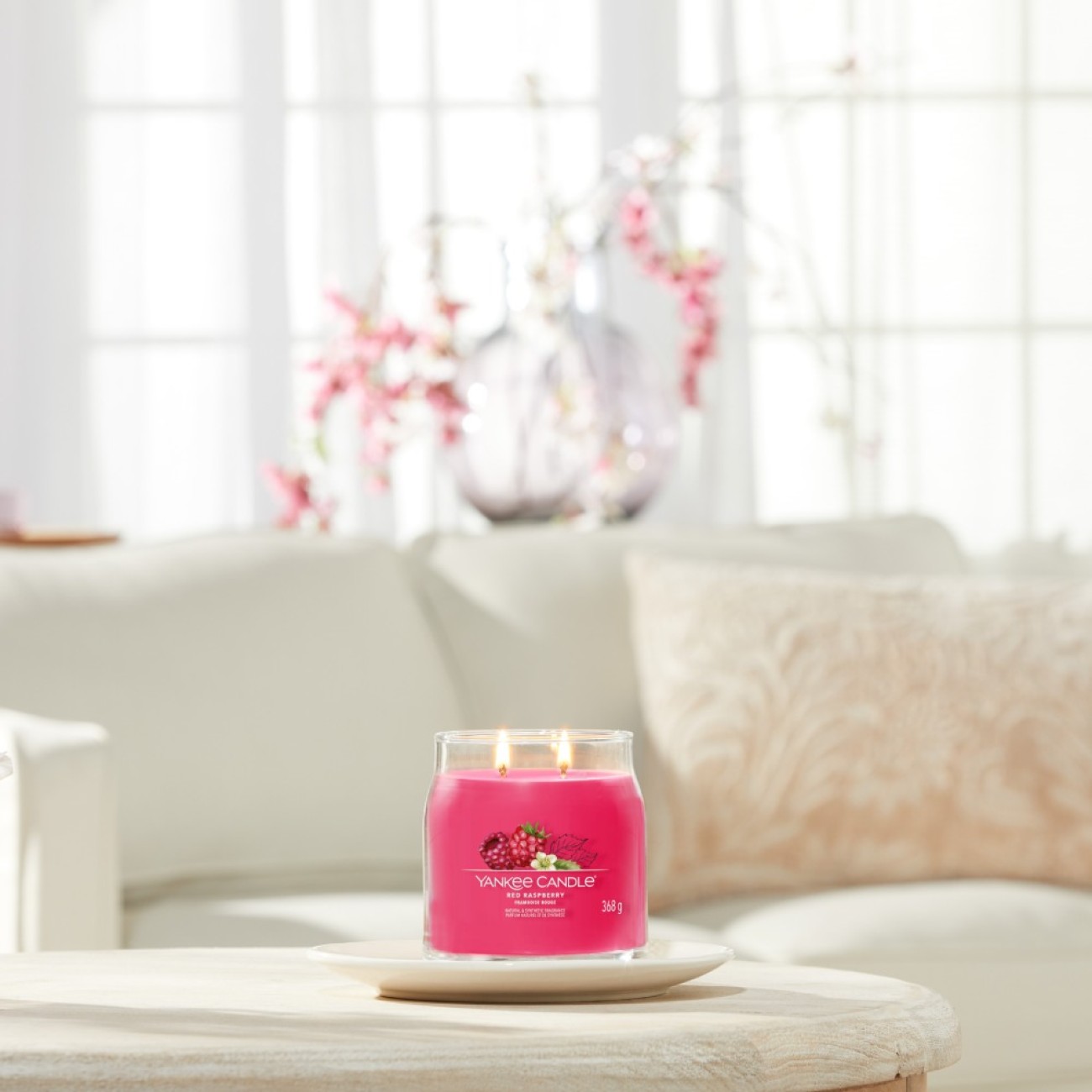 Yankee Candle Αρωματικό Κερί Signature σε Γυάλινο Δοχείο Medium σειρά Red Raspberry
 Γυάλινα δοχεία Yankee Candle