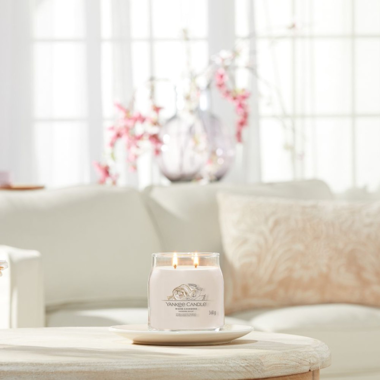 Yankee Candle Αρωματικό Κερί Signature σε Γυάλινο Δοχείο Medium σειρά Warm cashmere
 Γυάλινα δοχεία Yankee Candle