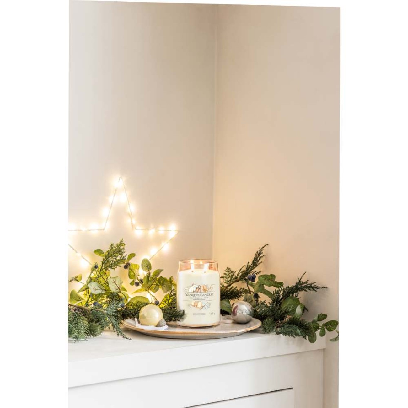 Yankee Candle Αρωματικό Κερί Signature σε Γυάλινο Δοχείο Large σειρά Soft Wool & Amber
 Γυάλινα δοχεία Yankee Candle