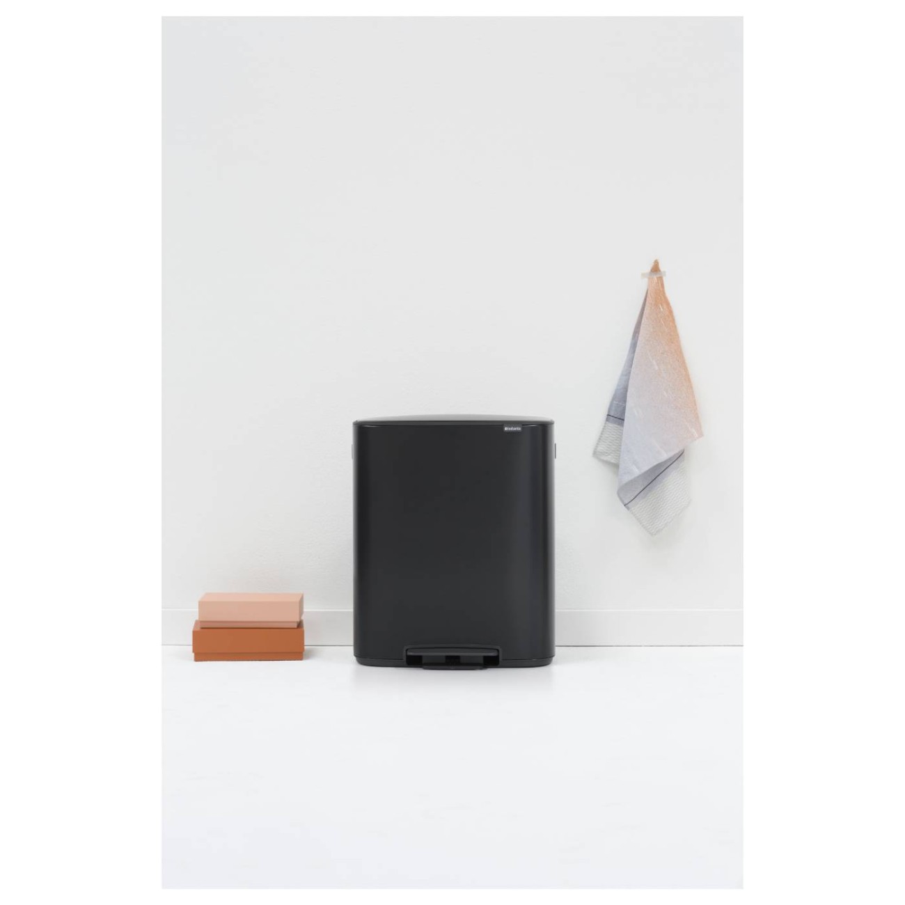 Brabantia Δοχείο απορριμμάτων Pedal Bin 2x30L Matt Black σειρά BO Κάδοι Κουζίνας