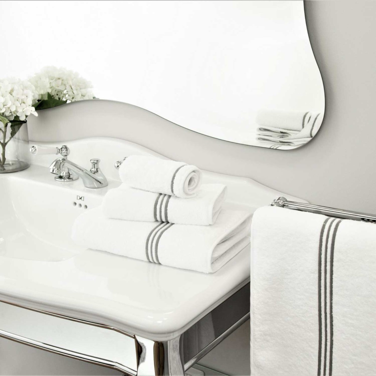 Frette Πετσέτες σετ 2 τεμ 40X60εκ. & 60Χ110εκ. χρώμα λευκό/γκρι 100% βαμβάκι, 550gsm σειρά Triplo Popeline Πετσέτες