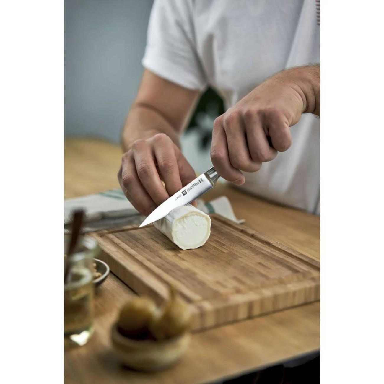 Zwilling J.A Henckels Σετ 2 τεμ. μαχαίρια (μαχαίρι chef 20 εκ. & μαχαίρι ξεφλουδίσματος 10 εκ.) σειρά  ****Vier Sterne Μαχαίρια Κουζίνας & Βάσεις κοπής