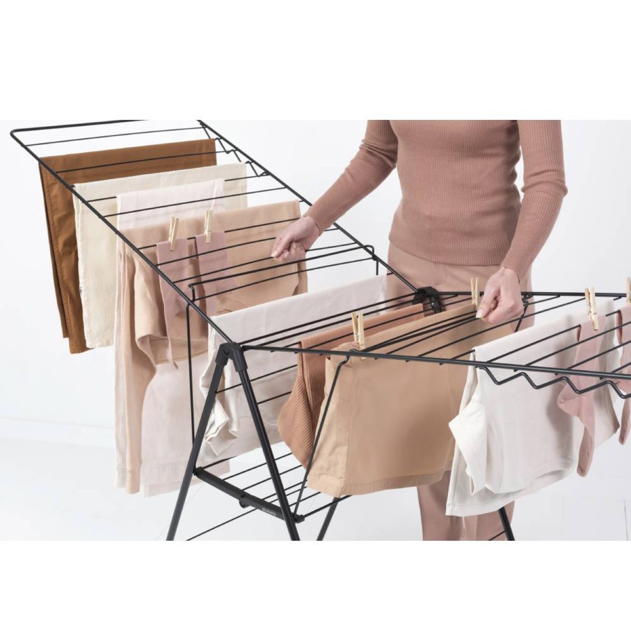Brabantia Απλώστρα 25μ. Matt Black σειρά HangOn
 Σιδερώστρες/Απλώστρες