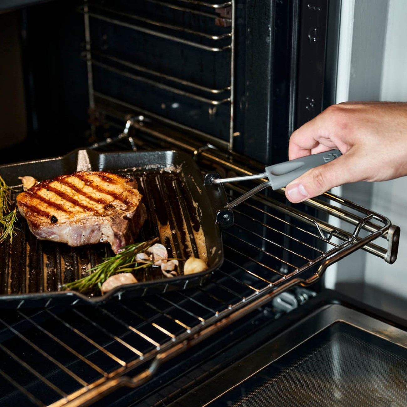 Staub Γκριλιέρα τετράγωνη 24x24εκ. μαντέμι με χερούλι σιλικόνης σειρά Grill Symphony Γκριλιέρες/Ψηστιέρες