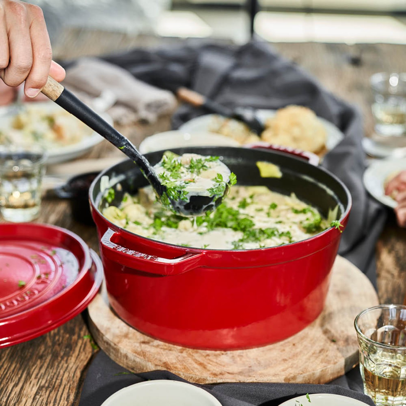Staub Γάστρα/ Σκεύος μαντέμι στρογγυλό 28 εκ. - 6,7lt σειρά Cherry Γάστρες