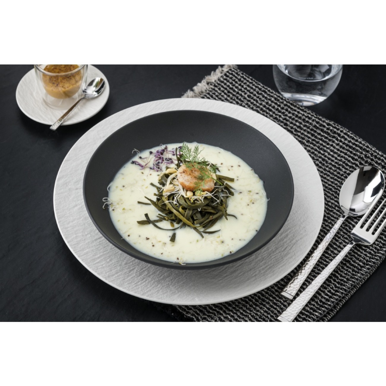 Villeroy & Boch Μπολ/Σαλατιέρα βαθιά 29 εκ./0,44 λτ. σειρά Manufacture Rock by Villeroy & Boch