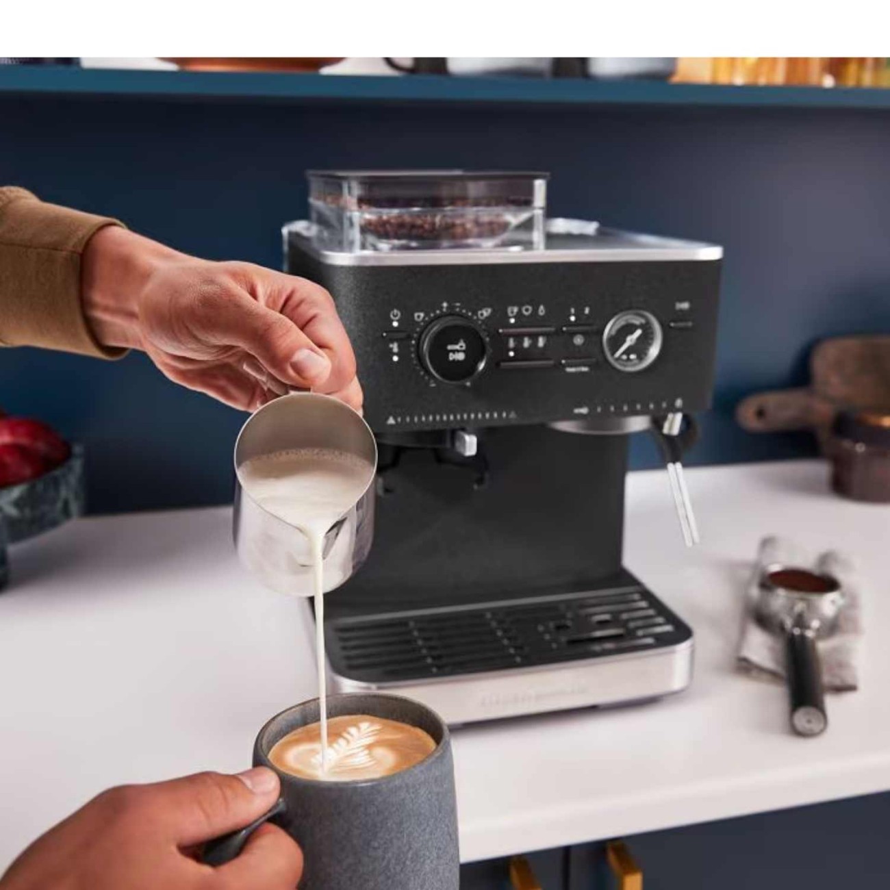 KitchenAid Μηχανή εσπρέσσο με μύλο άλεσης ημιαυτόματη Cast Iron Black 