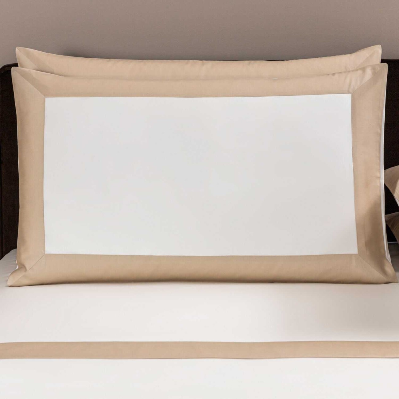 Frette Μαξιλαροθήκη 51Χ71εκ. χρώμα milk/μπεζ ρίγα, 100% βαμβακοσατέν σειρά Bold Μαξιλαροθήκες