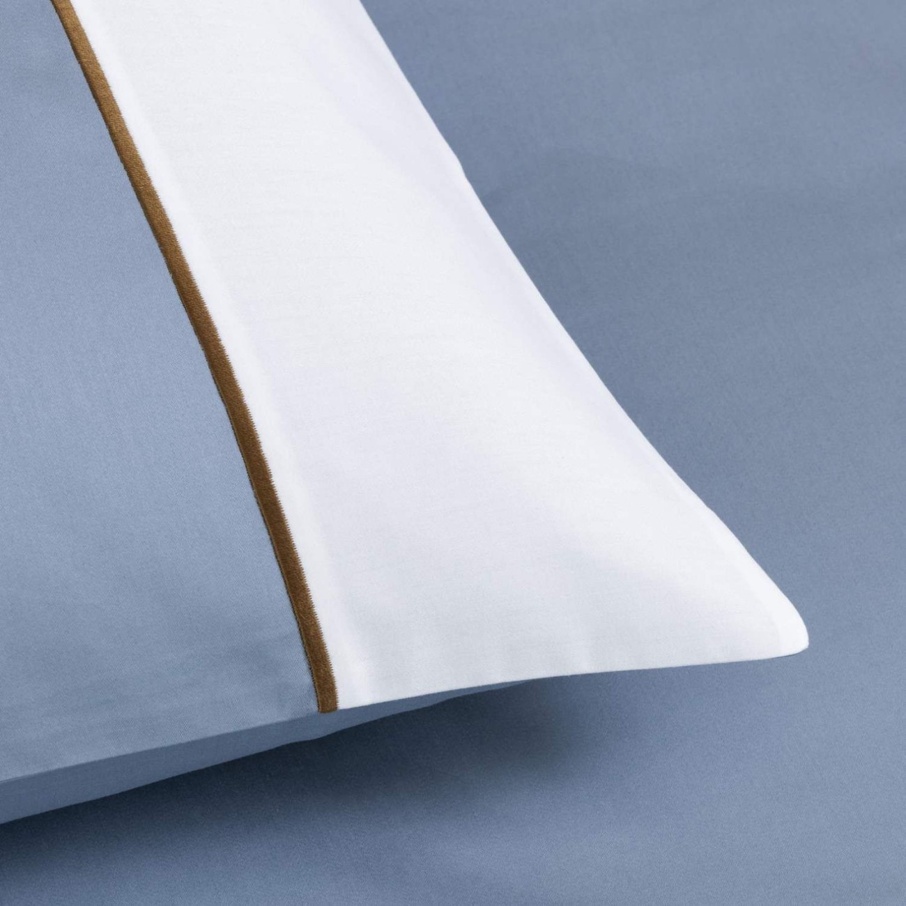 Frette Μαξιλαροθήκη 65x65εκ. χρώμα dusty azure/milk, 100% βαμβακοσατέν σειρά Colour Block Μαξιλαροθήκες