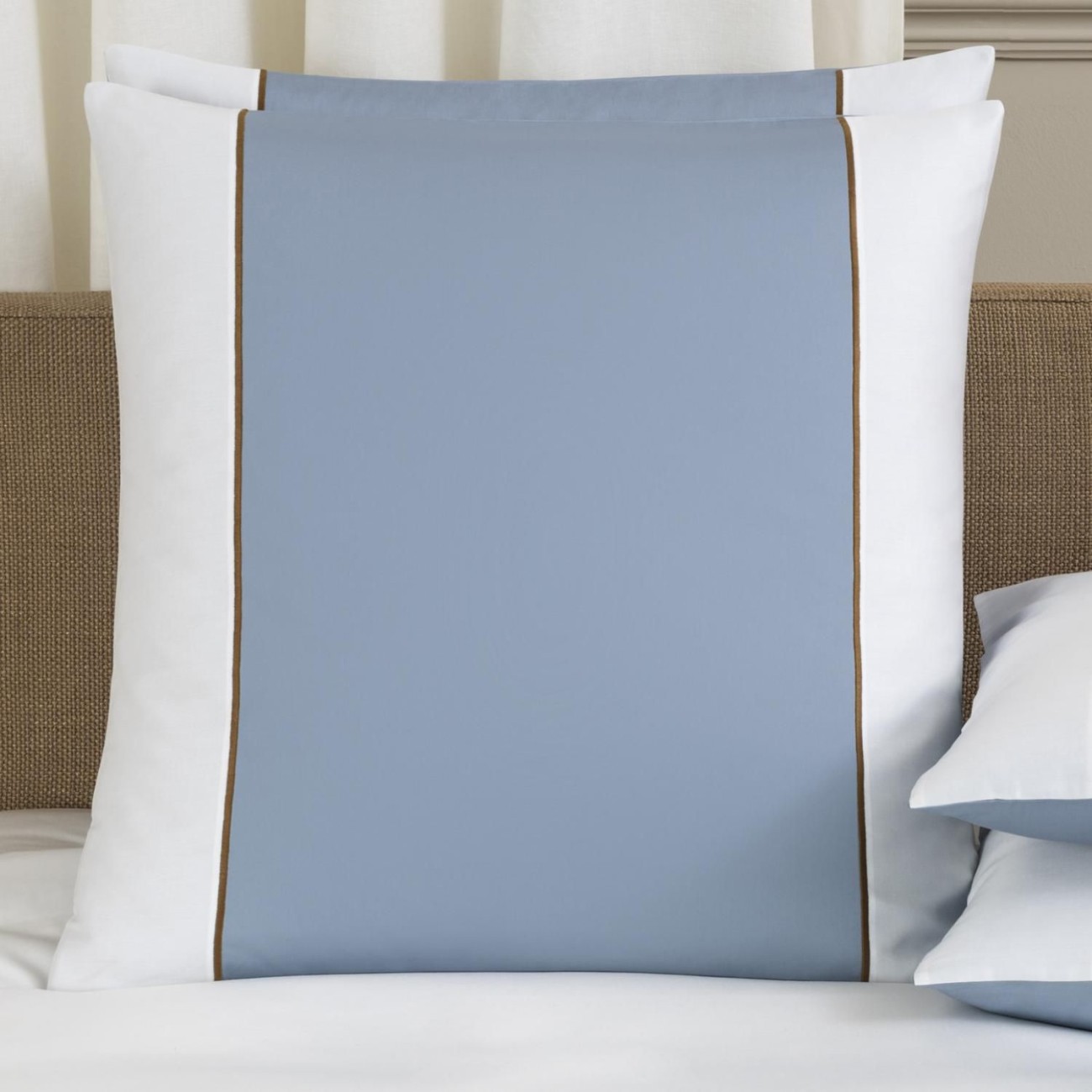 Frette Μαξιλαροθήκη 65x65εκ. χρώμα dusty azure/milk, 100% βαμβακοσατέν σειρά Colour Block Μαξιλαροθήκες