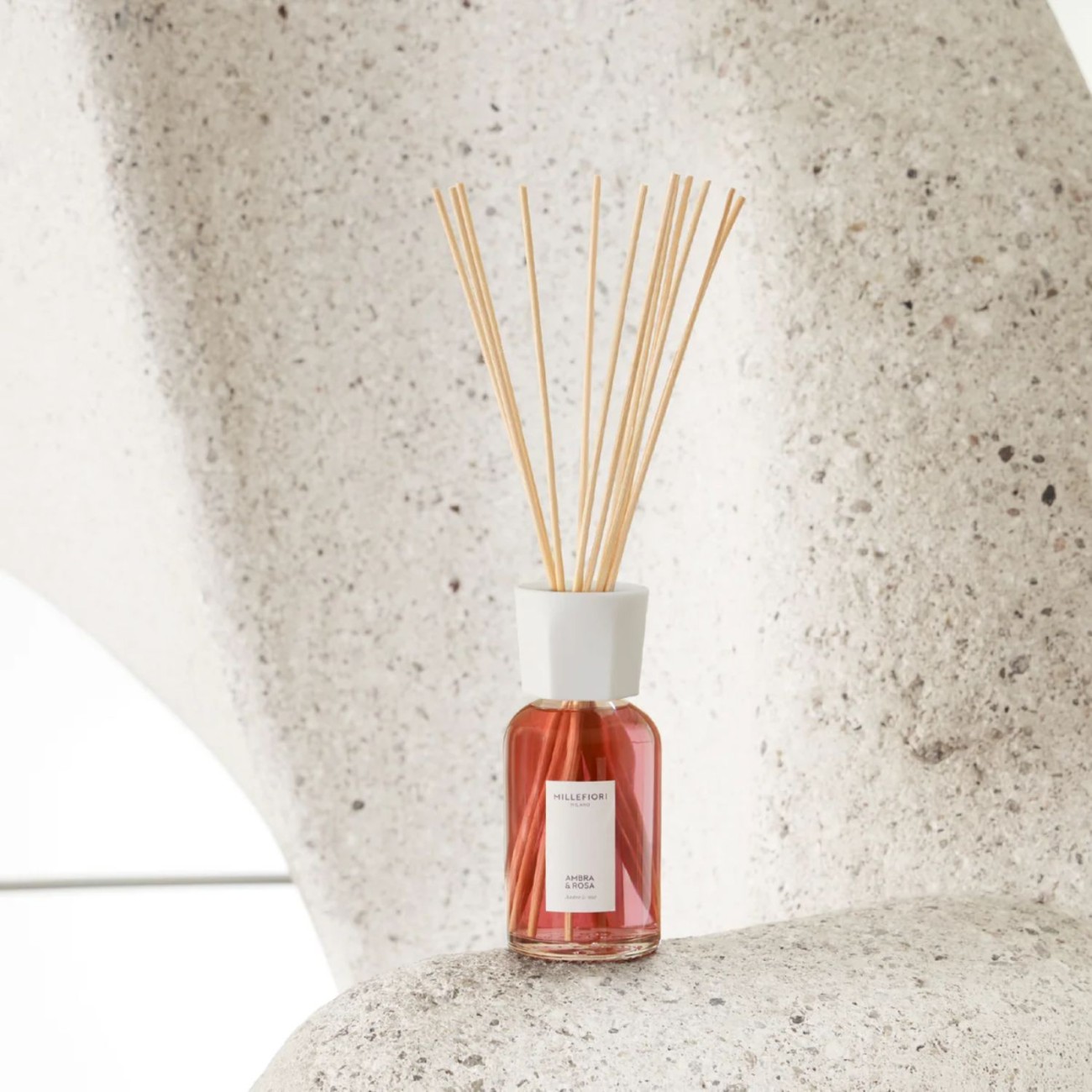 Millefiori Αρωματικά χώρου με στικς 100ml σειρά Ambra Rosa Milano Αρωματικά Στικς