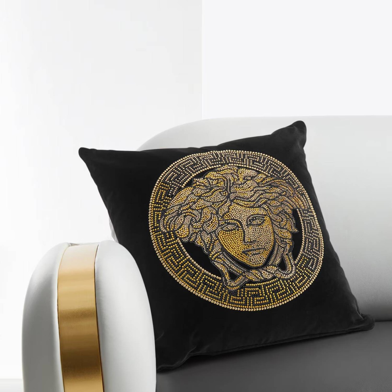 Versace Μαξιλάρι 45cm μαύρο σειρά Icon 