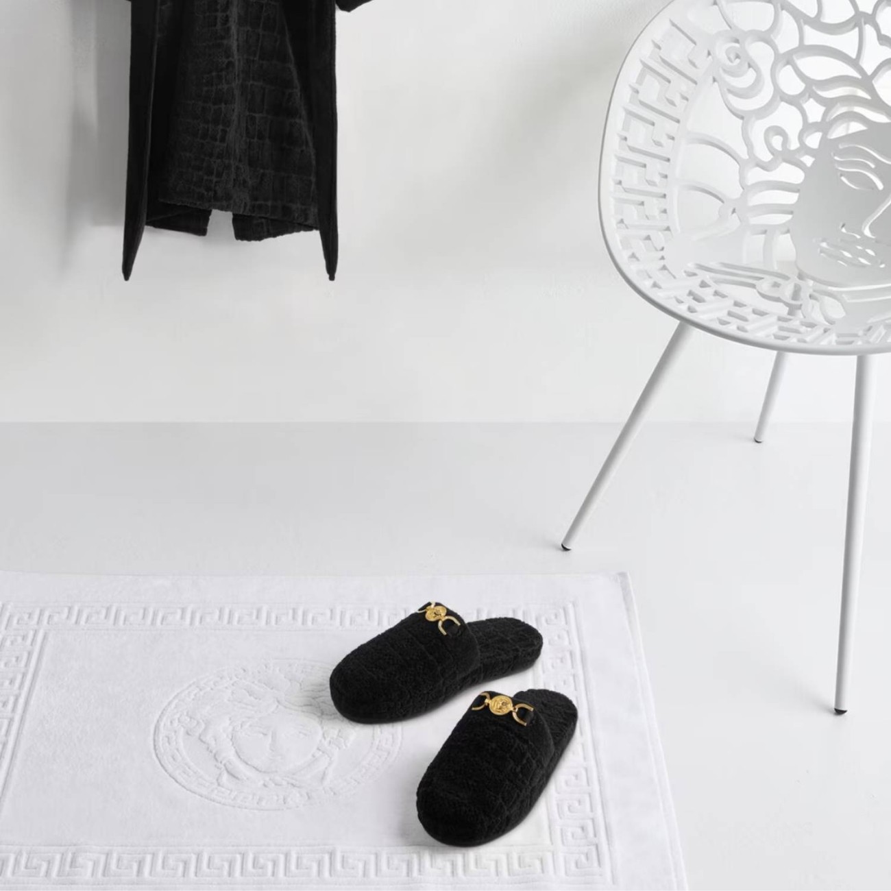 Versace Παντόφλες μαύρο size 43 σειρά Medusa 95 Νέα Προϊόντα