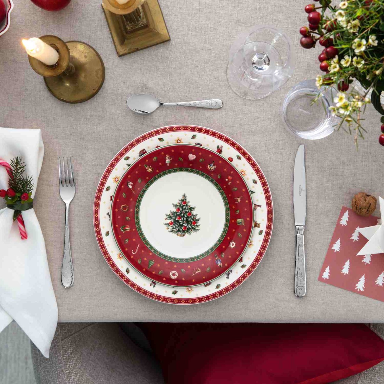 Villeroy & Boch Πιάτο φρούτου 21,5 εκ. Red σειρά Toy's Delight Specials Χριστουγεννιάτικα