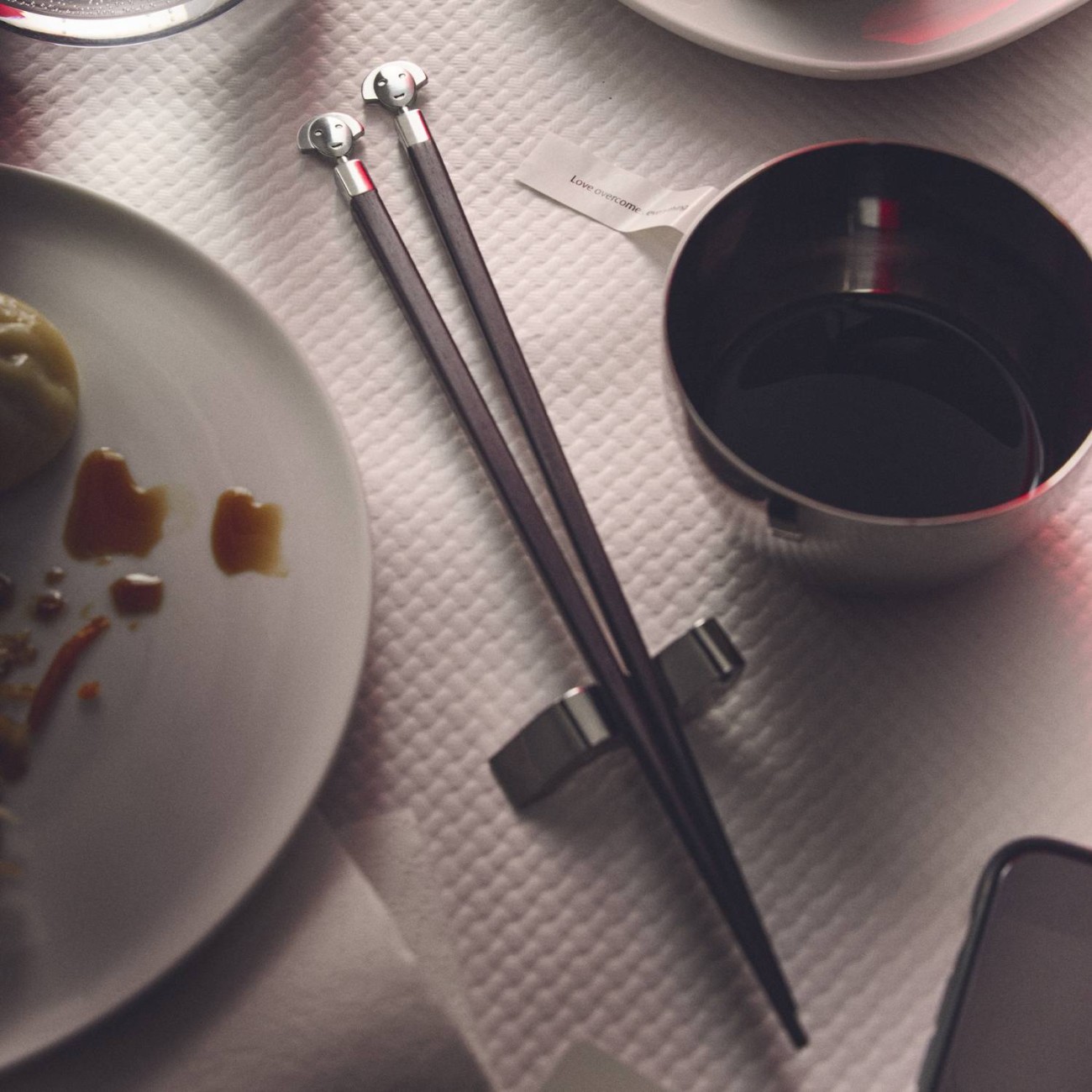 Alessi Σετ 2 τεμ chopsticks 24 εκ. σε βάση st.steel σειρά Anna Αξεσουάρ Σερβιρίσματος