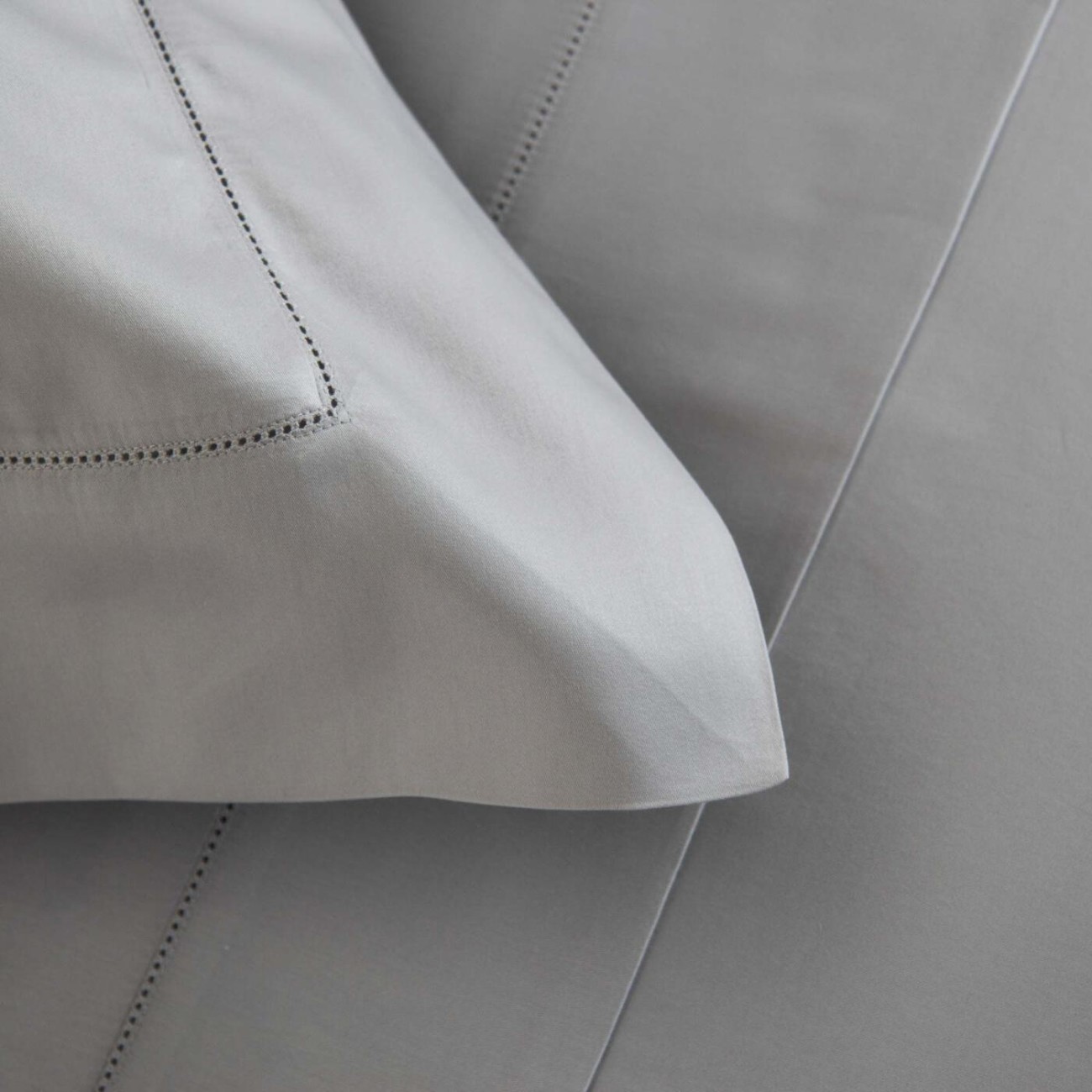 Frette Μαξιλαροθήκη 51Χ71εκ.χρώμα ανοιχτό γκρι 100% βαμβάκι σειρά Single Ajour  Μαξιλαροθήκες