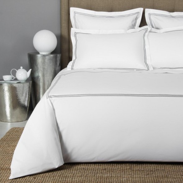 Frette Παπλωματοθήκη 240Χ220εκ. χρώμα λευκό/2 γκρι ρίγες,100% βαμβάκι περκάλι σειρά Hotel Classic
Frette Παπλωματοθήκη 240Χ220εκ. χρώμα λευκό/2 γκρι ρίγες,100% βαμβάκι περκάλι σειρά Hotel Classic