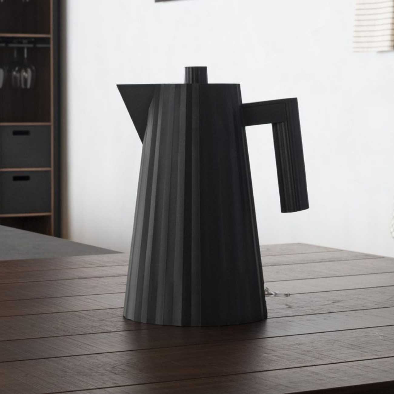Alessi Βραστήρας 1.7lt. μαύρος σειρά Plisse Βραστήρες